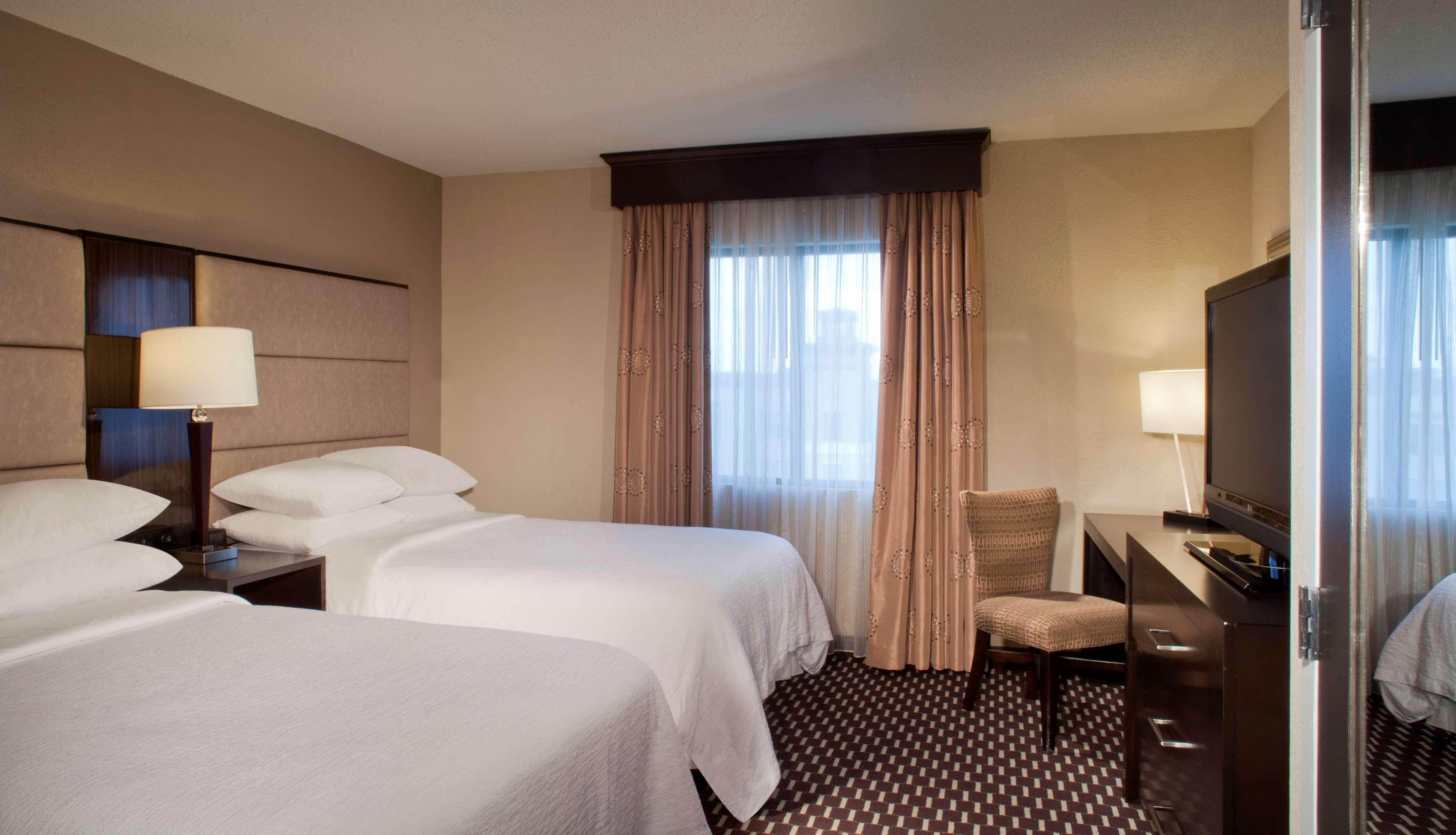 Embassy Suites By Hilton Houston Near The Galleria Extérieur photo