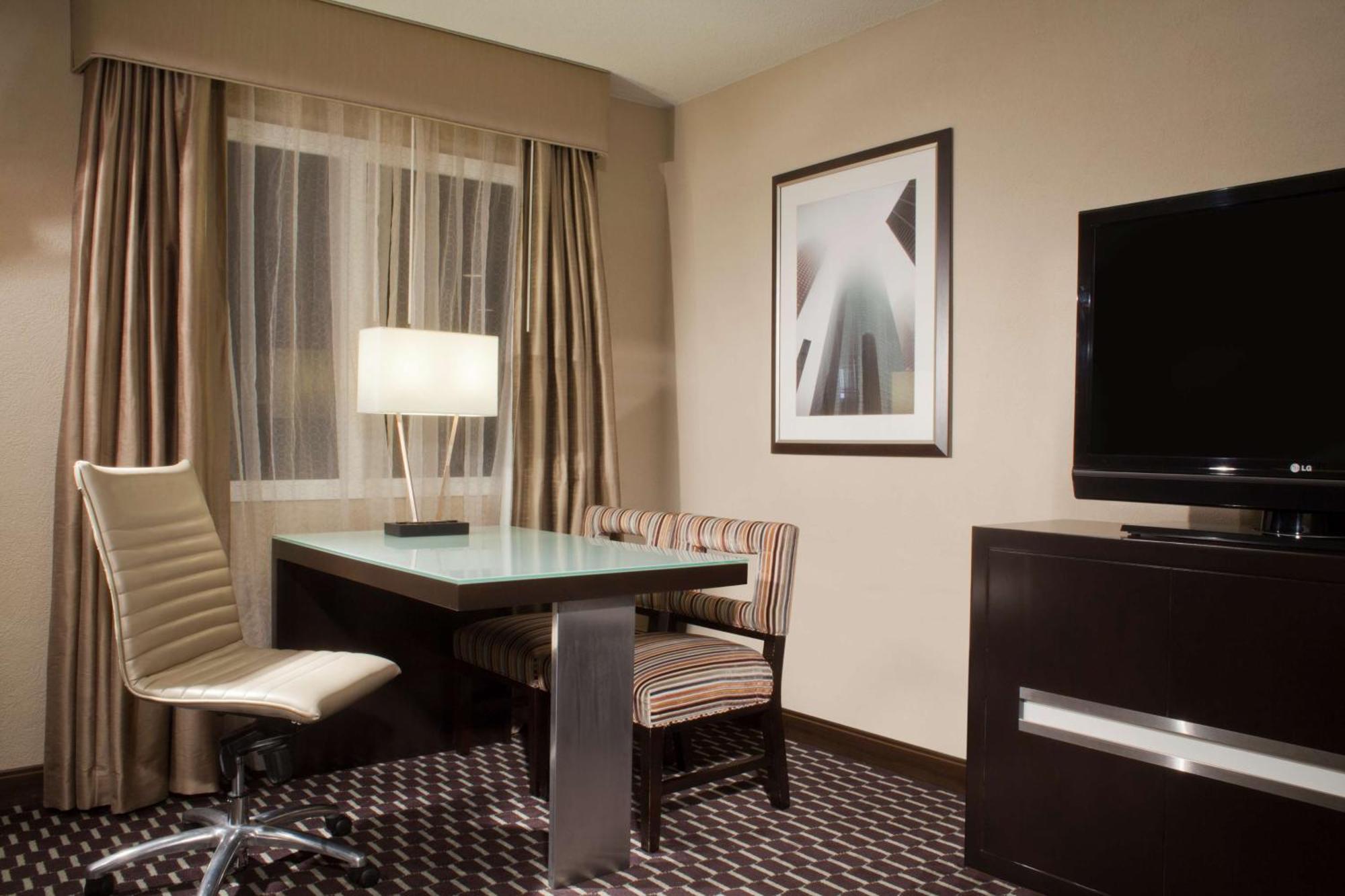 Embassy Suites By Hilton Houston Near The Galleria Extérieur photo