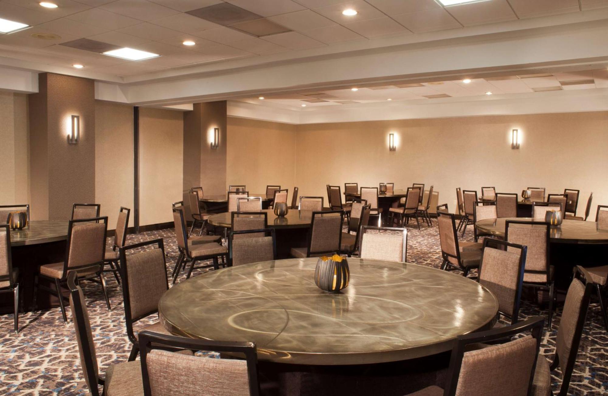 Embassy Suites By Hilton Houston Near The Galleria Extérieur photo
